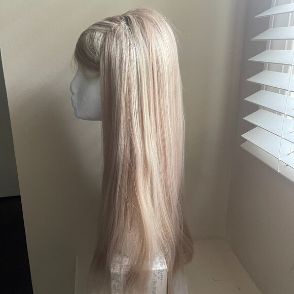 NWT Gorgeous 28" Highlight Blonde Long Wave Synthetic Wig - Picture 16 of 17